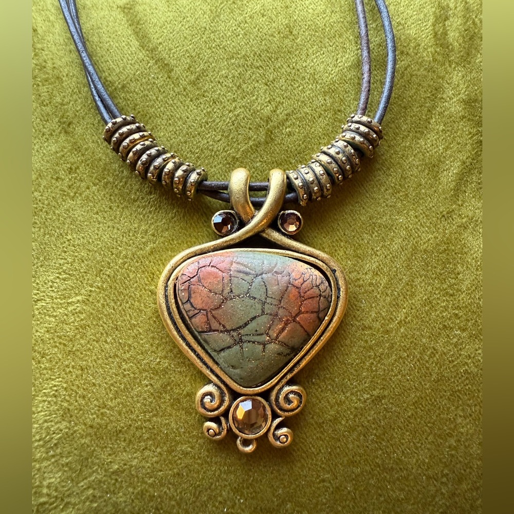 Chico’s Elegant Brass and Brown Pendant Necklace